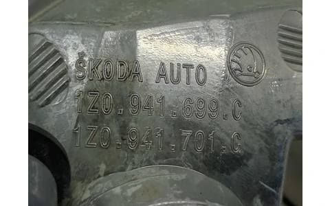 Proiector ceata stanga 1Z0941699C Skoda Octavia 2 (facelift) (2008 - 2013) - imagine 3