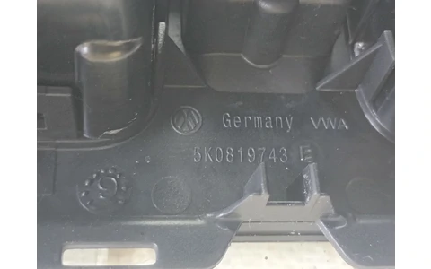 Grila ventilatie bord 5k0819743 Volkswagen Golf 6 (2008 - 2015) - imagine 3