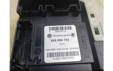 Motoras geam stanga fata 5k0959701d Volkswagen Golf 6 (2008 - 2015) - imagine 2