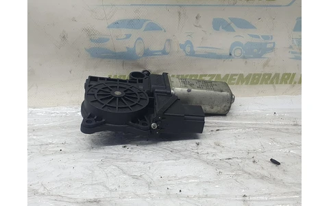 Motoras geam dreapta spate 9030222 BMW Seria 3 E90/E91/E92/E93 (2004 - 2010) - imagine 2