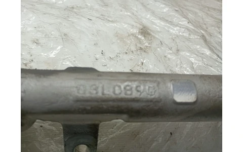 Rampa injectoare 03L089c Volkswagen Golf 6 (2008 - 2015) - imagine 2
