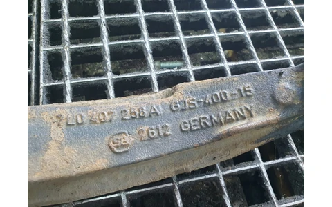 Fuzeta dreapta fata 7L0407258a Volkswagen Touareg 1 (7L) (2002 - 2007) - imagine 3