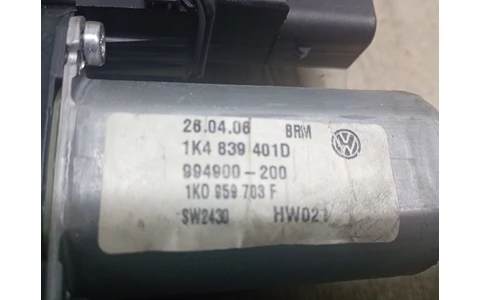Motoras geam stanga spate 1k0959703F Volkswagen Golf 5 (2003 - 2009) - imagine 2