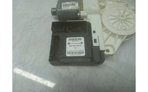 Motoras geam dreapta fata 5k0959792a Volkswagen Golf 6 (2008 - 2015) - imagine 3