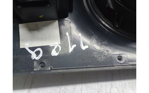 Grila ventilatie bord 682605983R Dacia Logan 2 (2013 - 2016) - imagine 2