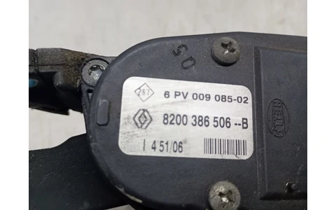 Pedala acceleratie 8200386506 Dacia Logan 1 (2004 - 2008) - imagine 3