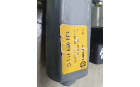 Motoras geam stanga spate 1j4959811c Volkswagen Golf 4 (1997 - 2006) - imagine 4