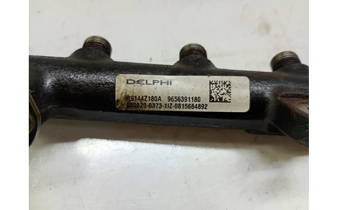 Rampa injectoare 9656391180 Citroen C5 2 (2008 - 2017) - imagine 2