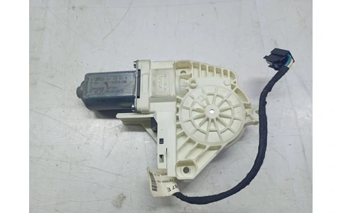 Motoras geam stanga fata 8k0959801a Audi A6 4F/C6 (facelift) (2008 - 2011) - imagine 2