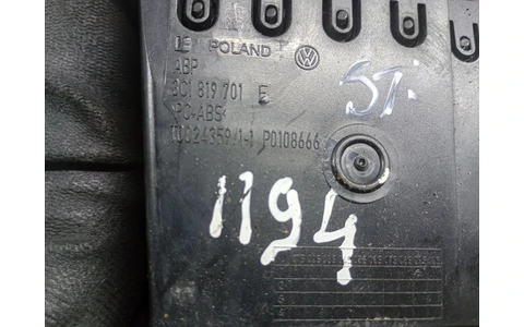 Grila ventilatie bord 3C1819701F Volkswagen Passat B6 (2005 - 2010) - imagine 3