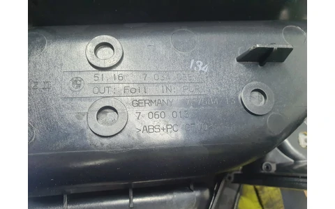 Consola centrala 7034086 BMW Seria 5 E60/E61 (2003 - 2007) - imagine 3