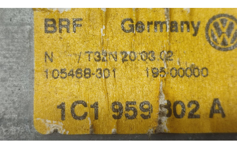 Motoras geam dreapta fata 105468301 Volkswagen Golf 4 (1997 - 2006) - imagine 2