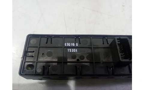 Panou butoane e30169 Renault Laguna 3 (2007 - 2011) - imagine 4