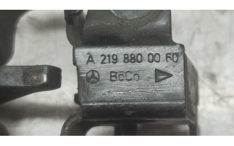 Broasca capota A2198800060 Mercedes Benz ML W164 (2005 - 2008) - imagine 2