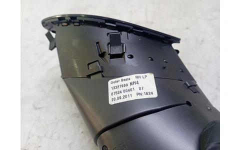 Grila ventilatie bord 13327999 Opel Astra J (2009 - 2012) - imagine 4