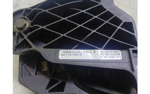 Pedala ambreiaj 3c1721059q Volkswagen Passat CC 1 (2008 - 2012) - imagine 3