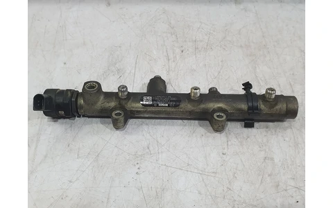 Rampa injectoare 059130090J Audi A6 4F/C6 (2004 - 2008) - imagine 2