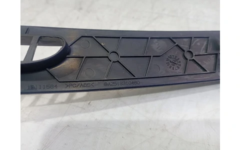 Ornament plansa bord a2518310460 Mercedes Benz R-Class W251 (2005 - 2010) - imagine 3