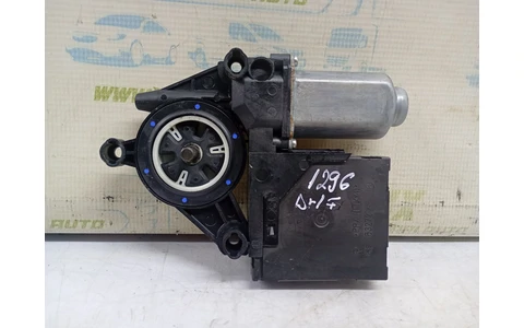 Motoras geam dreapta fata 1T0959702B Skoda Octavia 2 (2004 - 2008) - imagine 2