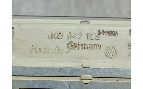 Plafoniera 1K0947105 Volkswagen Golf 5 (2003 - 2009) - imagine 3