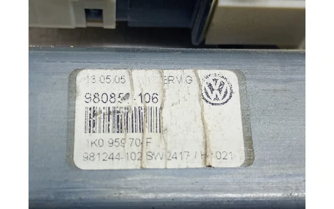 Motoras geam dreapta spate 1K0959704F Volkswagen Golf 5 (2003 - 2009) - imagine 5