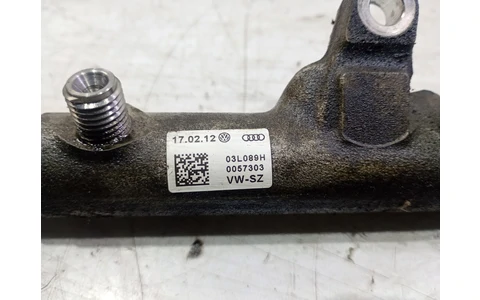 Rampa injectoare 03l089h Volkswagen Golf 6 (2008 - 2015) - imagine 2