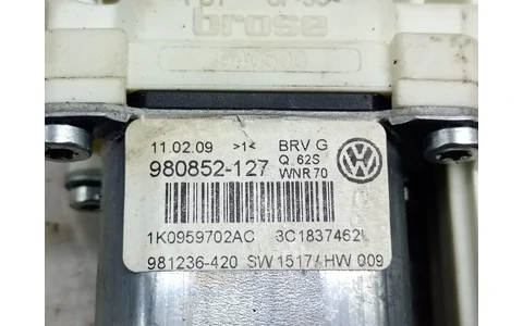 Motoras geam dreapta fata 1K0959702AC Volkswagen Passat B6 (2005 - 2010) - imagine 4