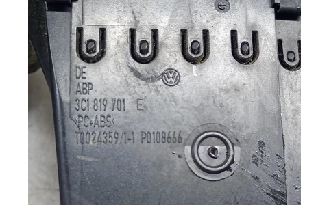 Grila ventilatie bord 3C1819701E Volkswagen Passat B6 (2005 - 2010) - imagine 3