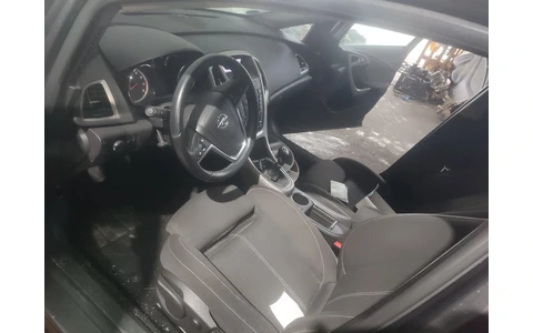 Opel Astra J (2009 - 2012) - imagine 6