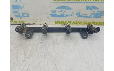 Rampa injectoare 8200494284 Dacia Logan 1 (2004 - 2008) - imagine 2