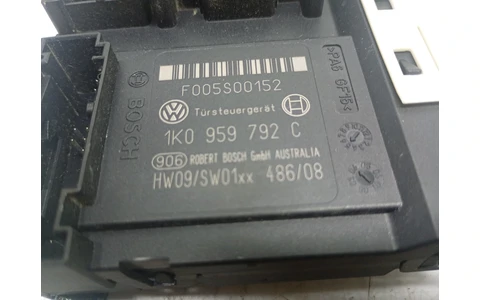 Motoras geam dreapta fata 1k0959792C Volkswagen Golf 5 (2003 - 2009) - imagine 3