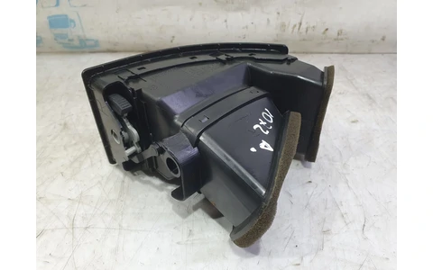 Grila ventilatie bord 6q0819704 Volkswagen Polo 4 (9N) (2001 - 2005) - imagine 4