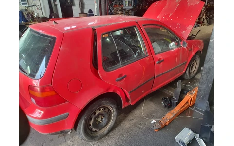 Volkswagen Golf 4 (1997 - 2006) - imagine 2