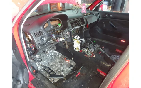Volkswagen Golf 4 (1997 - 2006) - imagine 4