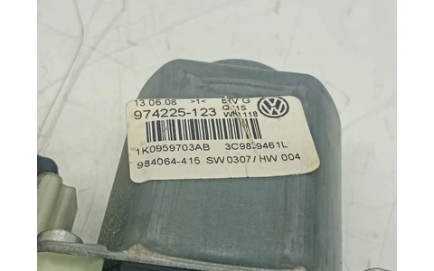 Motoras geam stanga spate 3c9839461L Volkswagen Passat B6 (2005 - 2010) - imagine 4