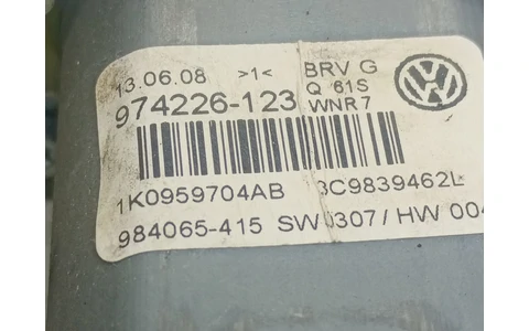 Motoras geam dreapta spate 3C9839462L Volkswagen Passat B6 (2005 - 2010) - imagine 4