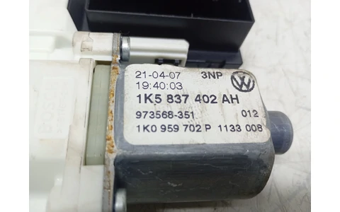 Motoras geam dreapta fata 1K5837402AH Volkswagen Golf 5 (2003 - 2009) - imagine 4