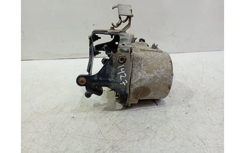 Carcasa filtru combustibil av609180ca Ford Fiesta 6 (facelift) (2013 - 2020) - imagine 4