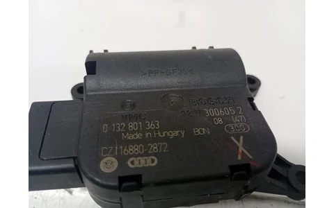 Motoras clapeta mixaj aer 0132801363 Volkswagen Golf 5 (2003 - 2009) - imagine 3