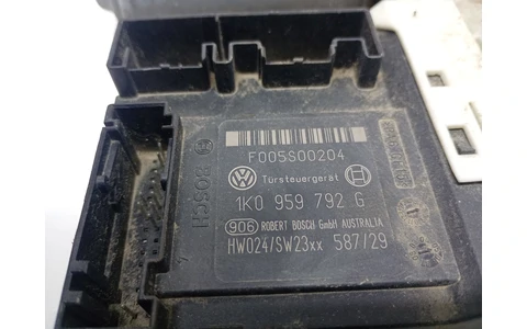 Motoras geam dreapta fata 1K0959792G Volkswagen Passat B6 (2005 - 2010) - imagine 3