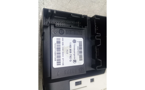 Motoras geam dreapta fata 1k0959792Q Volkswagen Golf 6 (2008 - 2015) - imagine 3