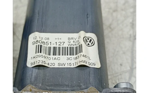 Motoras geam stanga fata 3C1837461L Volkswagen Passat B6 (2005 - 2010) - imagine 3