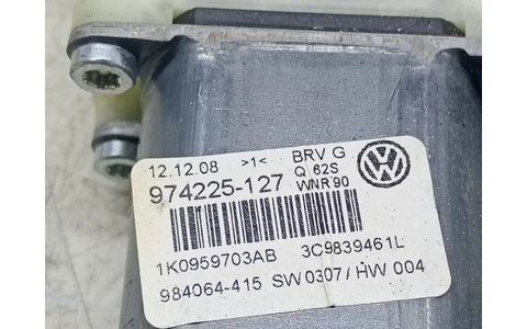 Motoras geam stanga spate 3C9839461L Volkswagen Passat B6 (2005 - 2010) - imagine 4