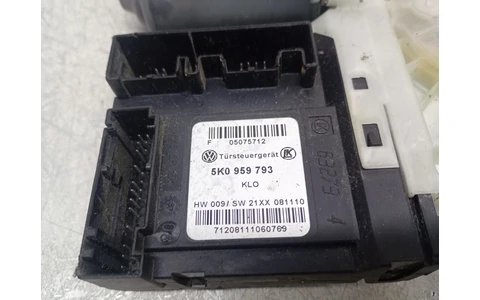 Motoras geam stanga fata 5K0959793 Volkswagen Golf 6 (2008 - 2015) - imagine 3