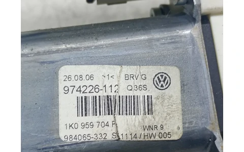 Motoras geam dreapta spate 1k0959704p Volkswagen Passat B6 (2005 - 2010) - imagine 4