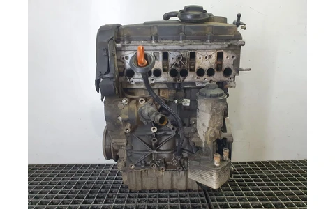 Motor complet fara anexe BKP Volkswagen Passat B6 (2005 - 2010) - imagine 2