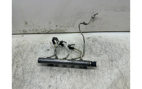 Rampa injectoare 175210542r Volkswagen Passat B6 (2005 - 2010) - imagine 2