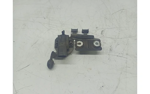 Electrovalva vacuum 037906283d Volkswagen Passat B6 (2005 - 2010) - imagine 2