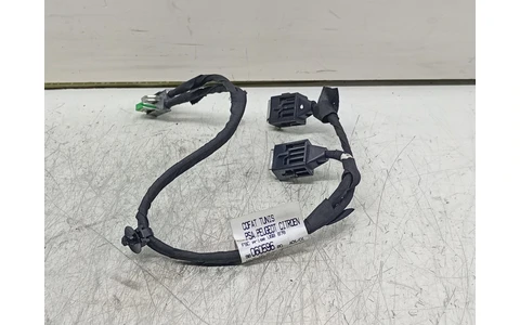 Slot USB 9806059680 Citroen C4 Picasso 2 (2013 - 2017) - imagine 2