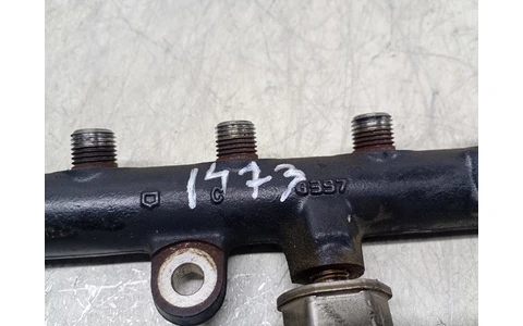 Rampa injectoare 9681649580 Peugeot 407 1 (2004 - 2010) - imagine 3